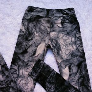 S/M: Marble Active Leggings